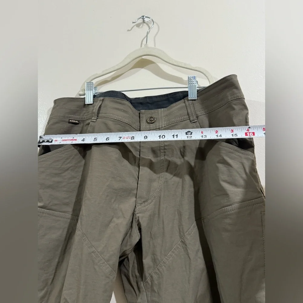 Kuhl Men's Cargo Pants in Olive